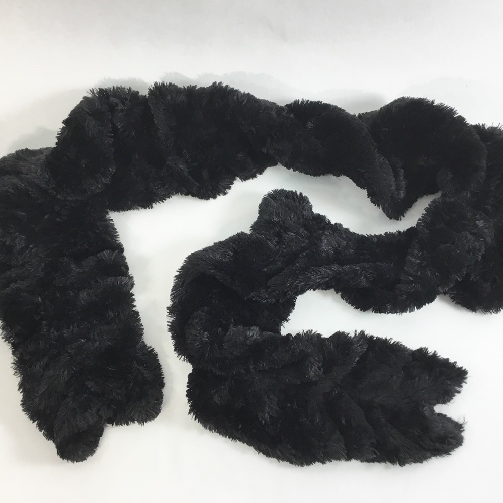 NWOT, Long Black Faux-Fur Scarf/Wrap
